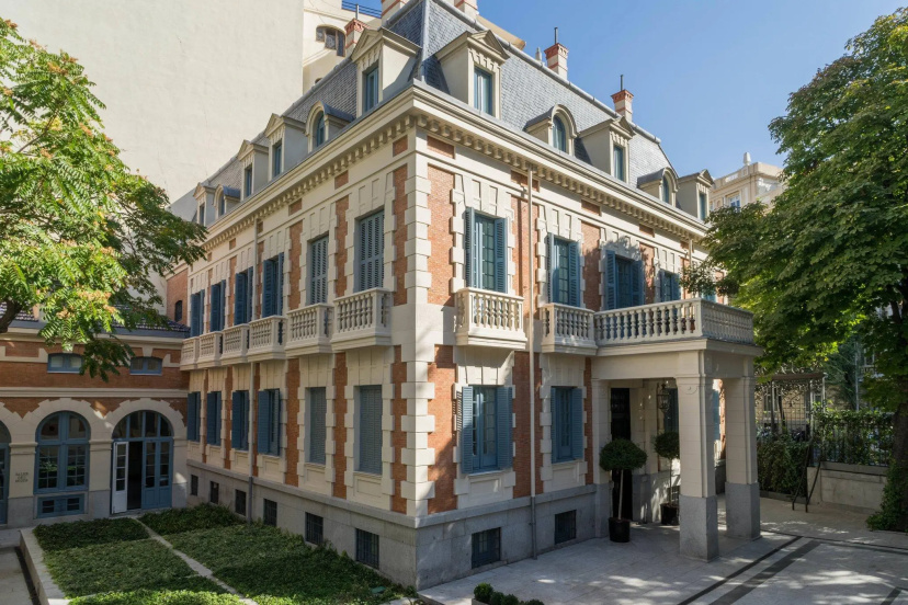 Santo Mauro, a Luxury Collection Hotel, Madrid — отель с удобствами в Мадриде