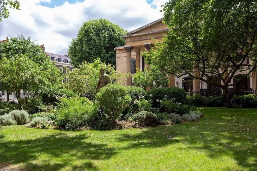 Townhouse Flat in Central London — забронировать отель в Лондоне