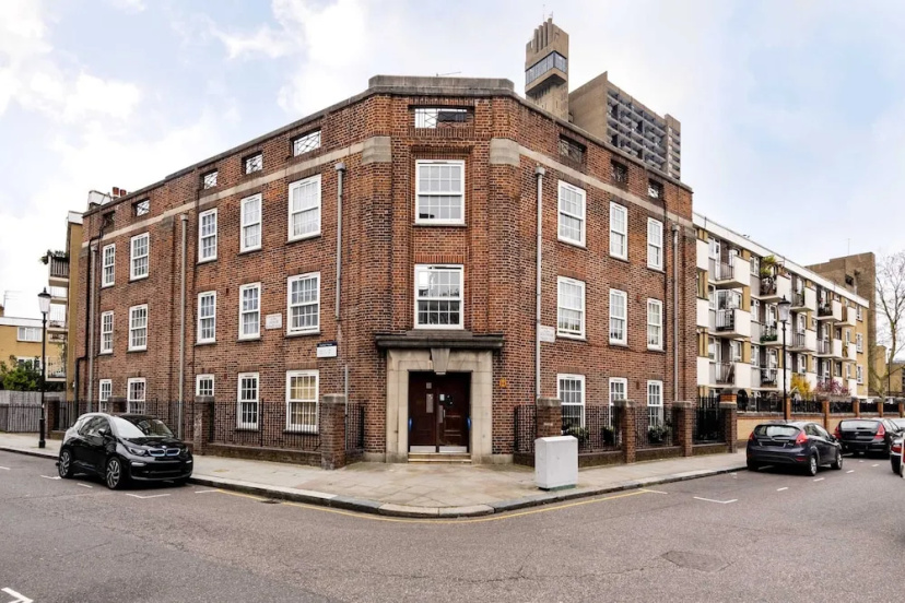 Цены на Lovely Portobello Apartment Near Westbourne Park в Лондоне