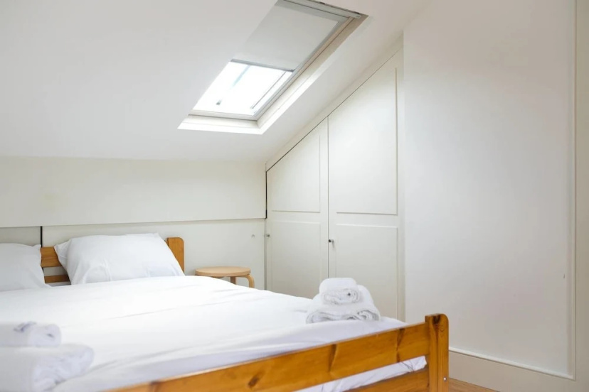 Modern Studio With Private Terrace - Swiss Cottage — отзывы гостей и цены