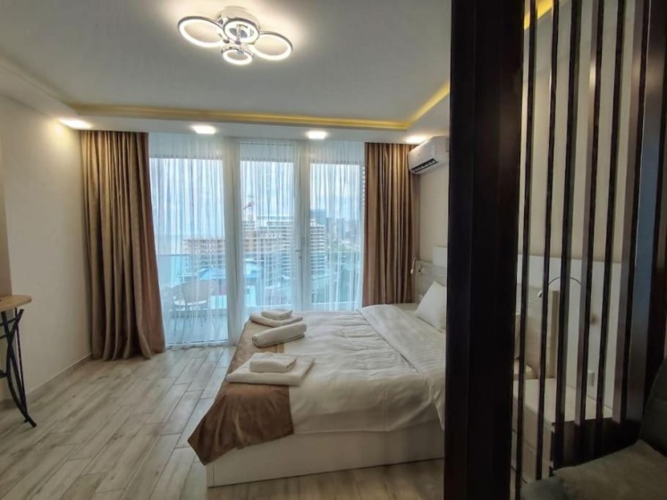 Leo Group Apartment 13-270 Sunrise Batumi — комфортный отель в Батуми