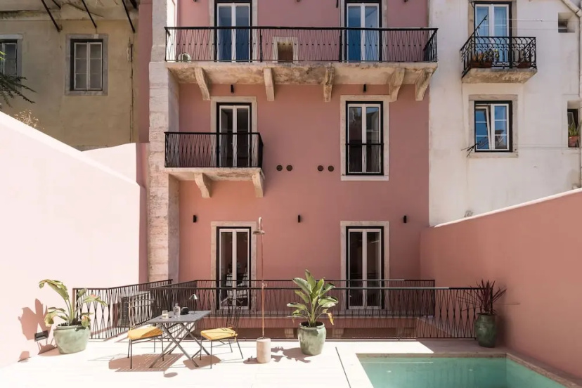 Ando Living - Flores 25 House — отель с удобствами в Лиссабоне