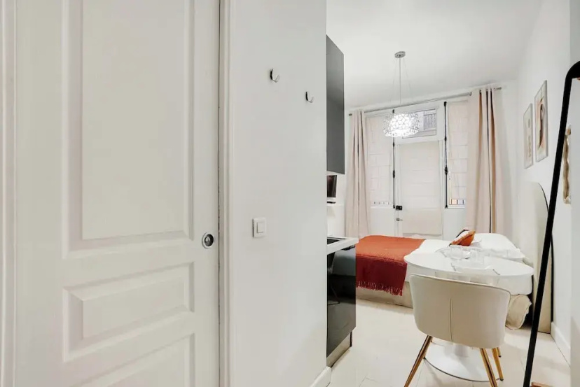 Charming Studio - 2P - Canal Saint-martin/republiq — отель с удобным расположением в Париже