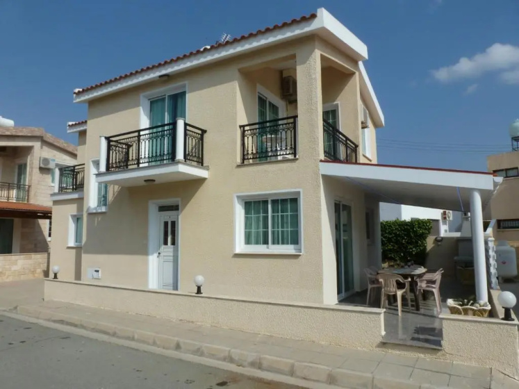 Philippou Beach Villas & Apartments 3 — отель в Ларнака, Кипр