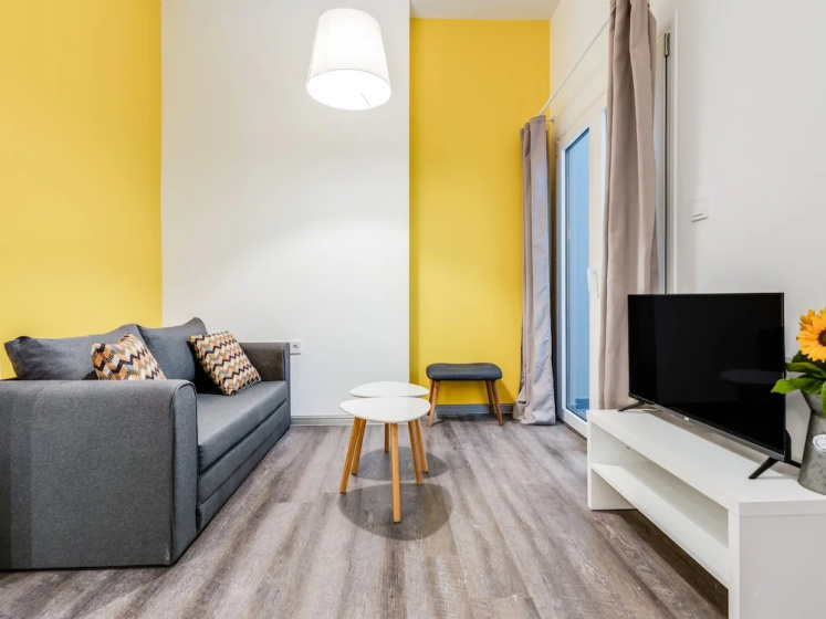Sanders Home Suites - Charming Windowless Studio — комфортный отель в Афины
