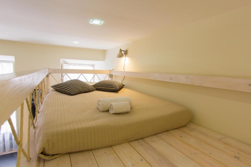 Downtown Apartments Bica — отель в Лиссабоне, Португалия