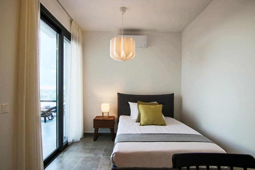 Phaedrus Living: Sea View Anna Residence 301 — отель с удобным расположением в Лимассол