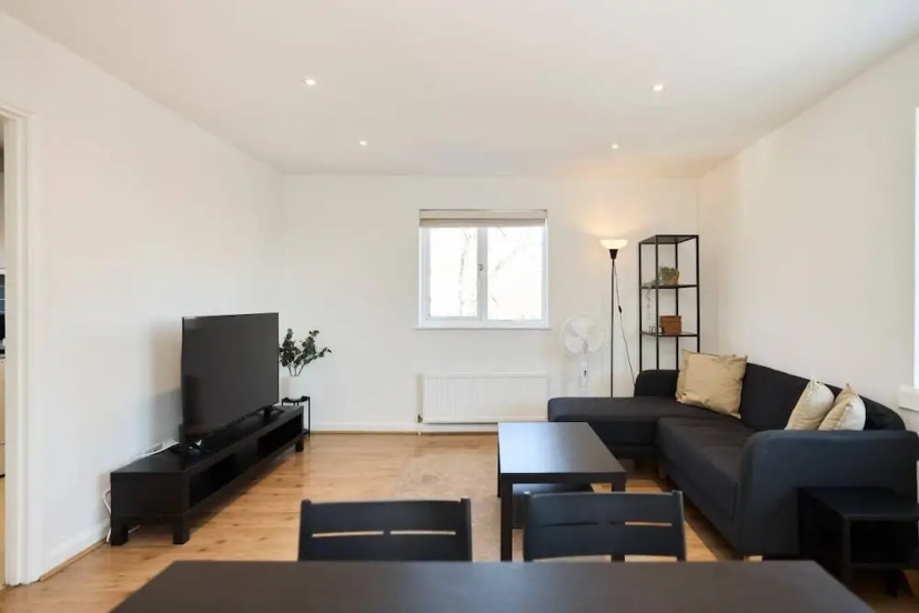 Цены на The West Hampstead Base - Central 2bdr Apartment в Лондоне