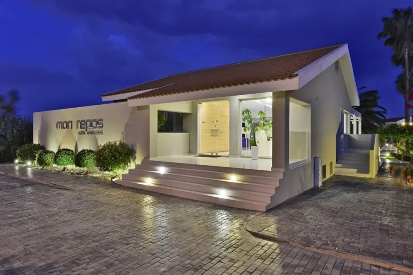 Mon Repos Hotel — забронировать отель в Айя-Напа