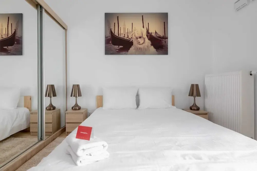 Wola Chic Brown Studio — забронировать отель в Варшаве