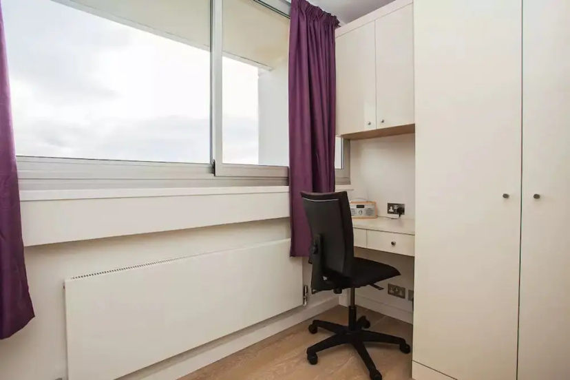 2 Bedroom Flat in Marylebone With Views — отель с удобным расположением в Лондоне