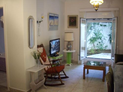 Lilly's Appartments — отель с удобствами в Афины