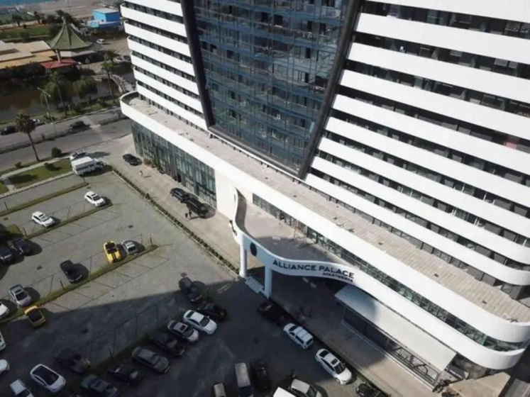 Leo Group Luxury Apartment 09-15 Alliance Palace — отель с удобным расположением в Батуми