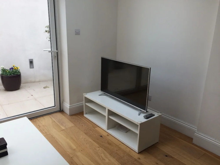 Stunning 2 Bedroom Apartment in Battersea — отзывы гостей и цены