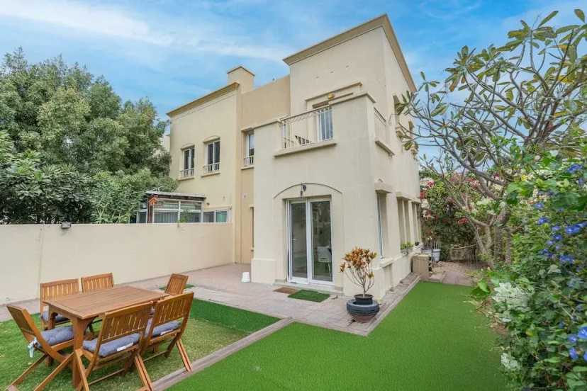 Цены на Tranquil 3BR Villa in Springs Community - Sleeps 7 в Дубае