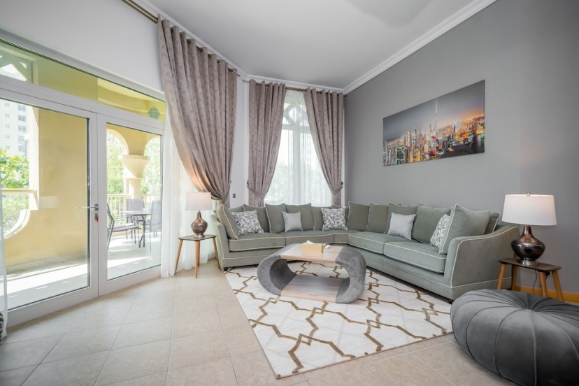 Luton Vacation Homes - Shoreline Apartment, Beach Access — отель с удобным расположением в Дубае