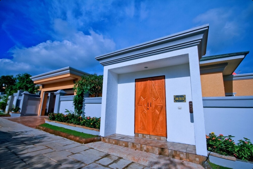 Siam Royal View Pool Villa - Adults Only — отель с удобным расположением в Паттайе