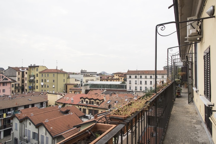 Цены на Typical Apartment on River Naviglio / Darsena в Милане