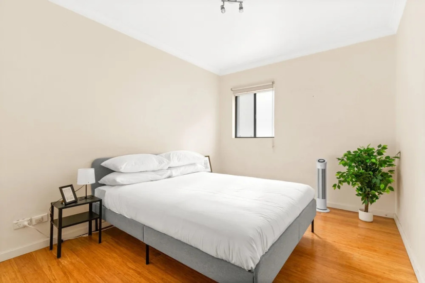 Lovely 2-bed With Balcony — отель с удобным расположением в Сиднее