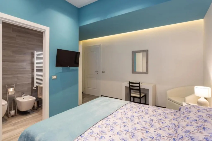 Carla's Rooms with Private Bathroom & Shared Kitchen — отель с удобным расположением в Флоренции
