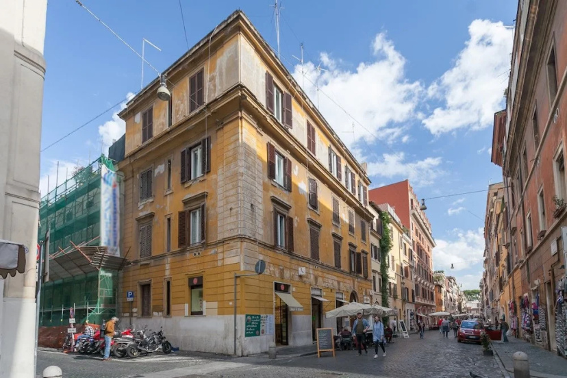 Charming and Enjoyable Flat few Steps From Vatican — отель в Риме, Италия