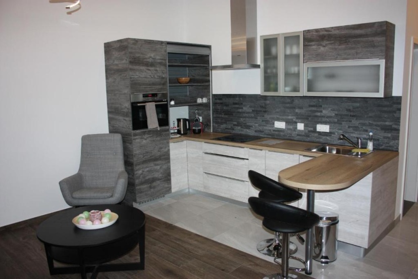 Prater & Center Apartment mit eigener Terrasse — отель с удобным расположением в вене
