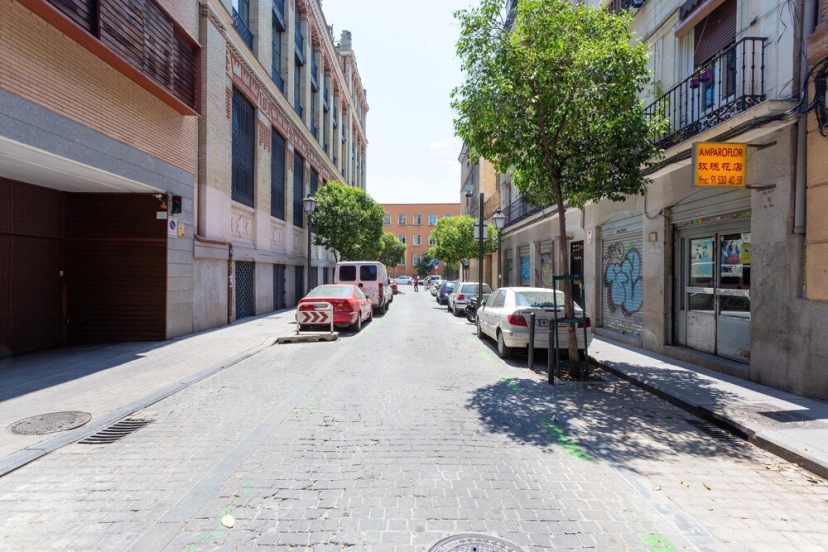 Цены на Apartment with 2 Bedrooms in Madrid, with Wifi в Мадриде