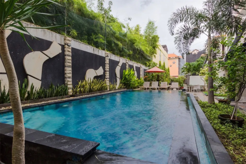 Reddoorz Plus At Shri Lakshmi Seminyak — забронировать отель в Кута