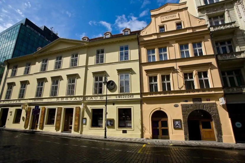 U Medvidku - Brewery Hotel — комфортный отель в Праге