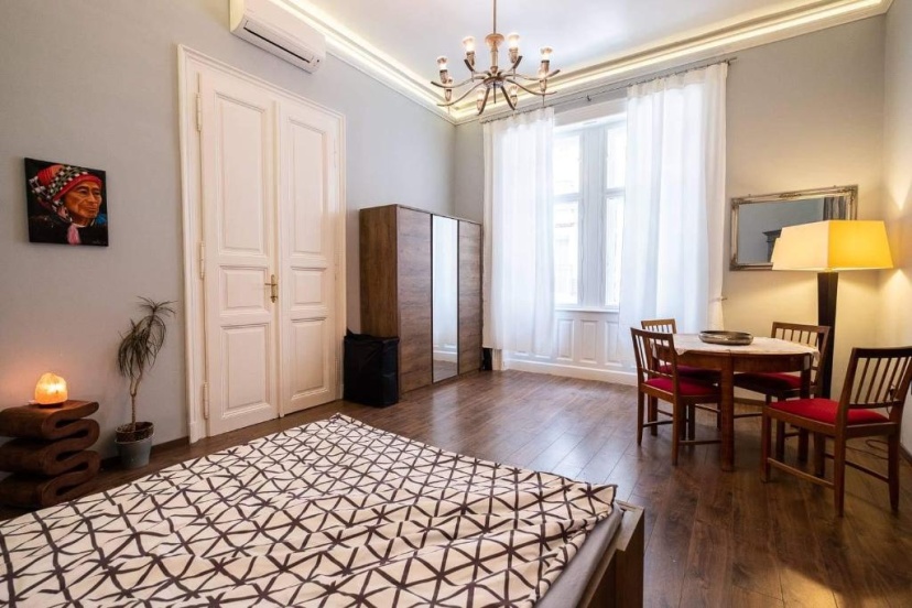 V6 Apartment by Small Home Budapest — отель с удобным расположением в Будапеште