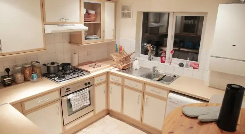 Family 3 Bedroom Home in Maida Vale — отель с удобным расположением в Лондоне