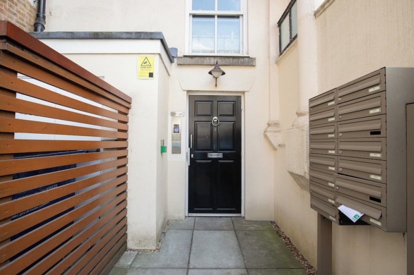 Цены на Kensington & Earls Court 1 bed Apartment - 4 Guest в Лондоне