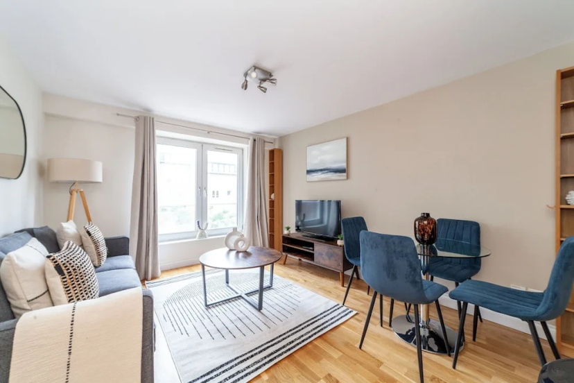 Trendy Flat in St Katharine — отель с удобствами в Лондоне