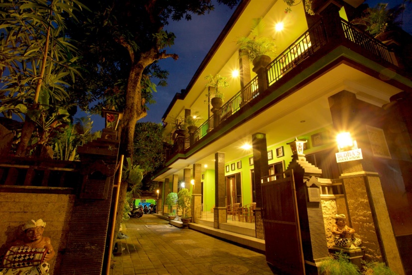 Цены на Budhas Guest House в Кута