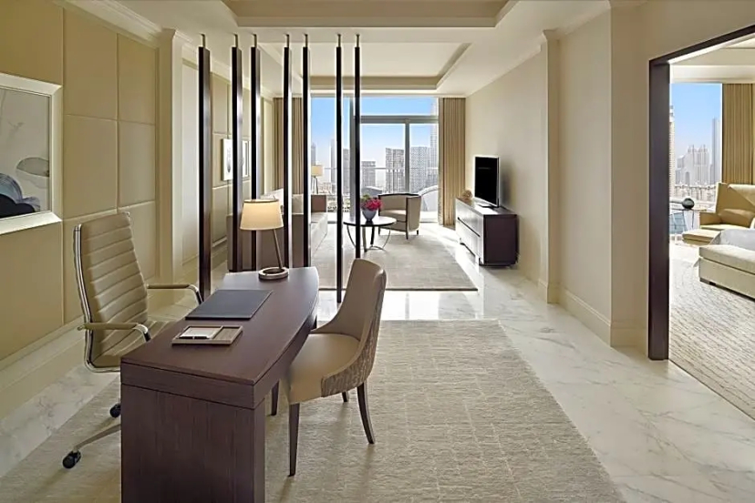 Premier Suite Fountain View
