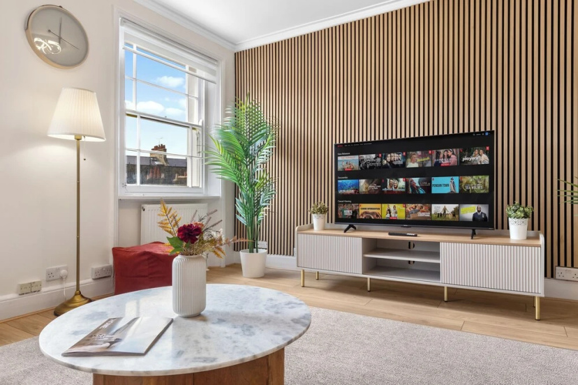 Stunning 2B Flat in South Kensington Near Station — отель с удобным расположением в Лондоне