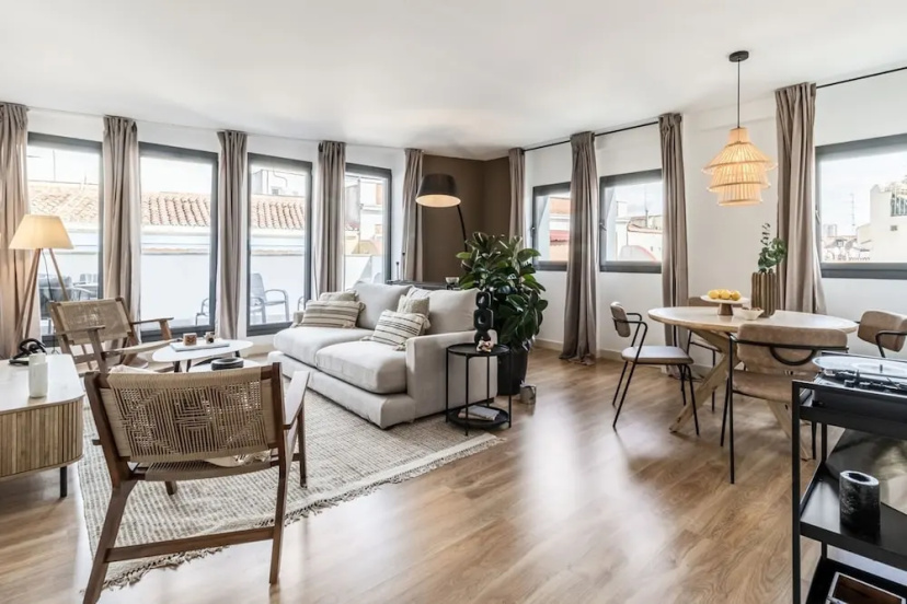 Dono - 3 Bedrooms Apartment in Chueca — отель с удобным расположением в Мадриде