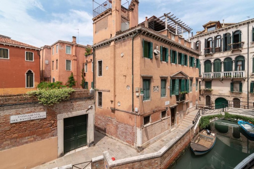 Venice Luxury Apartments — забронировать отель в Венеции