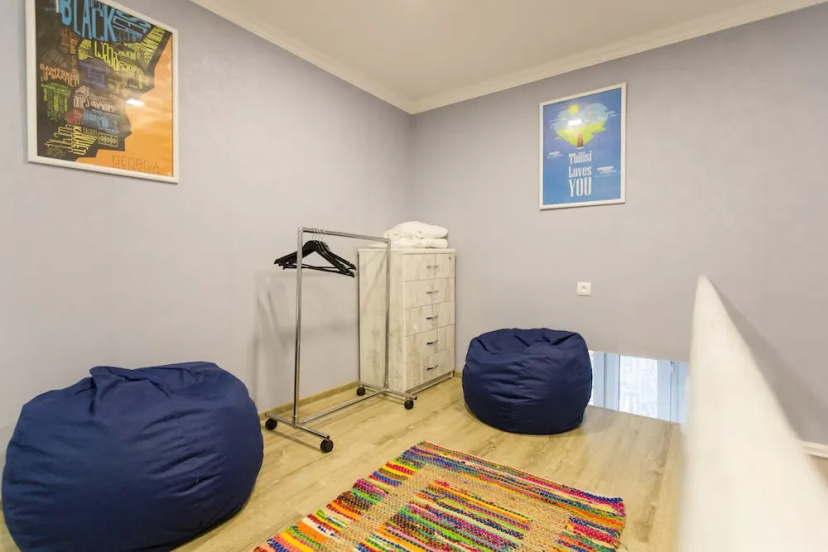 Falcon Apartments - Solo — забронировать отель в Тбилиси