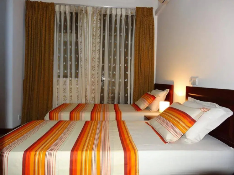 Hedges Court Residencies Town Hall- 2 Bed Room Apartment — отель с удобным расположением в Коломбо