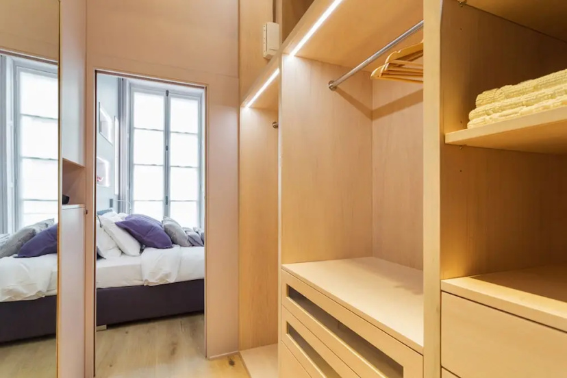 Saint Germain - Odeon Private Apartment — забронировать отель в Париже
