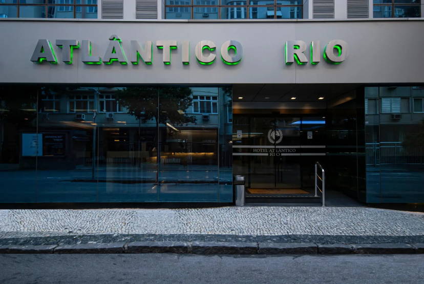 Сравните цены на Hotel Atlantico Rio в Рио