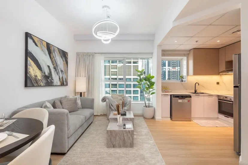 Sleeps 4 in This 2 Bedroom Apartment in Dubai Gate 2 — комфортный отель в Дубае