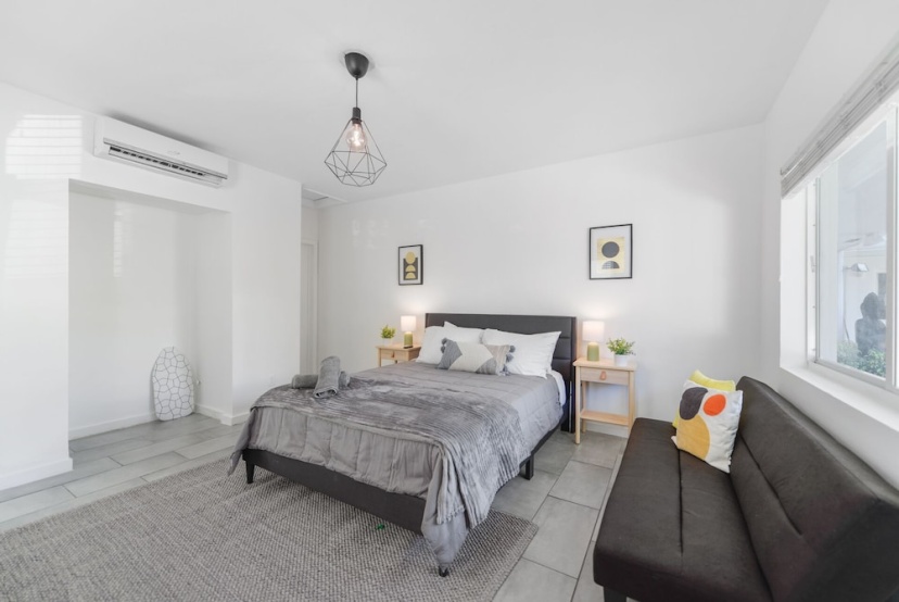 Great Studio 15 min from the beach — отель с удобным расположением в Майами