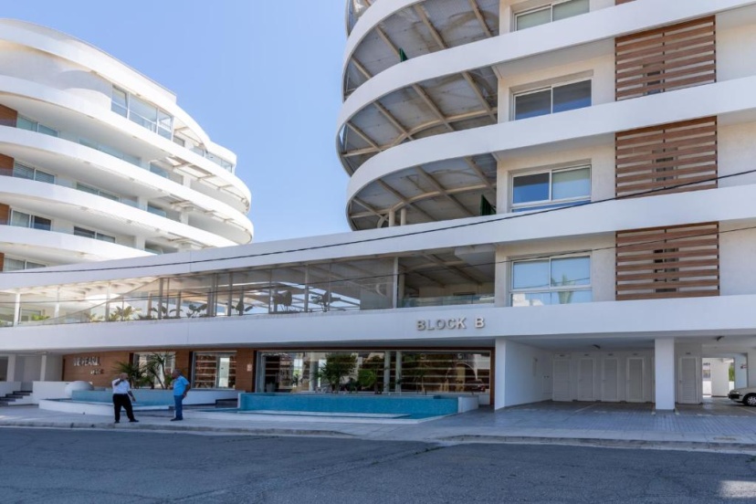 Oyster 1-BR Apt in Larnaca — отель в Ларнака, Кипр