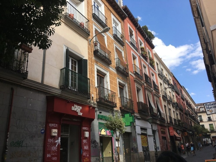 Stylish Apartment in Heart of Malasaña — забронировать отель в Мадриде