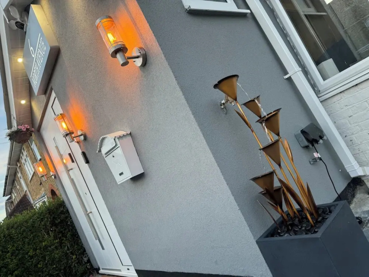 Цены на Heathrow Airport Stay, North Avenue-Free Parking в Лондоне