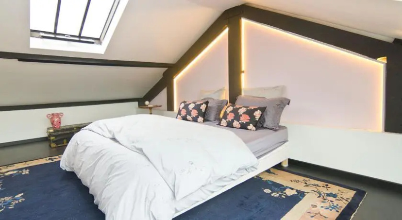 Studios Paris Bed & Breakfast - Le jardin de Montmartre — отель с удобствами в Париже