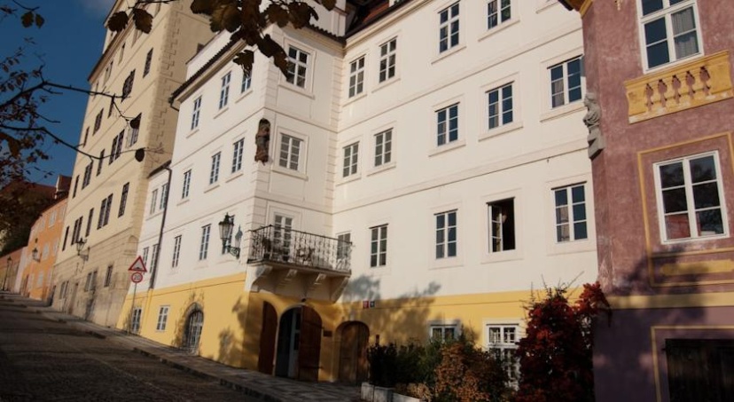 Golden Apple Apartments — забронировать отель в Праге