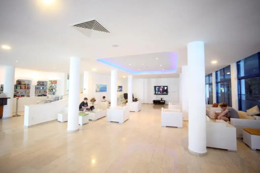 Сравните цены на Anonymous Beach Hotel - Adults Only в Айя-Напа